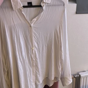 Skjorta - Skjorta från ginatricot