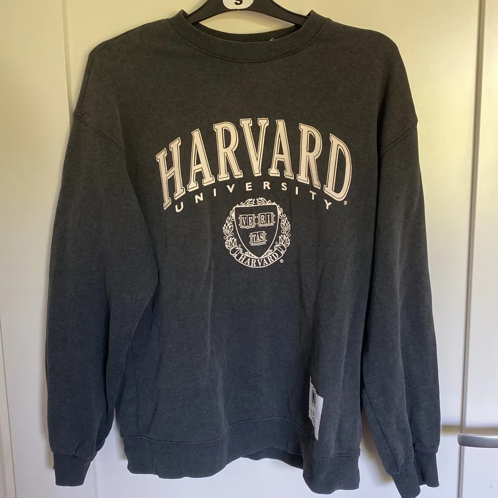 sweatshirt med Harvard tryck💓 stl XS men passar S också💓. Tröjor & Koftor.