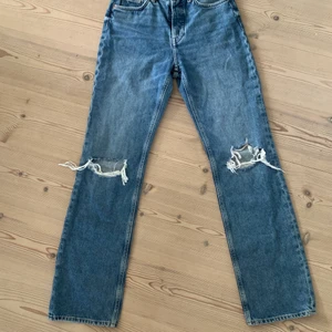 Jeans - Säljer jeans från hm.  Aldrig använda ändats testade 🤍