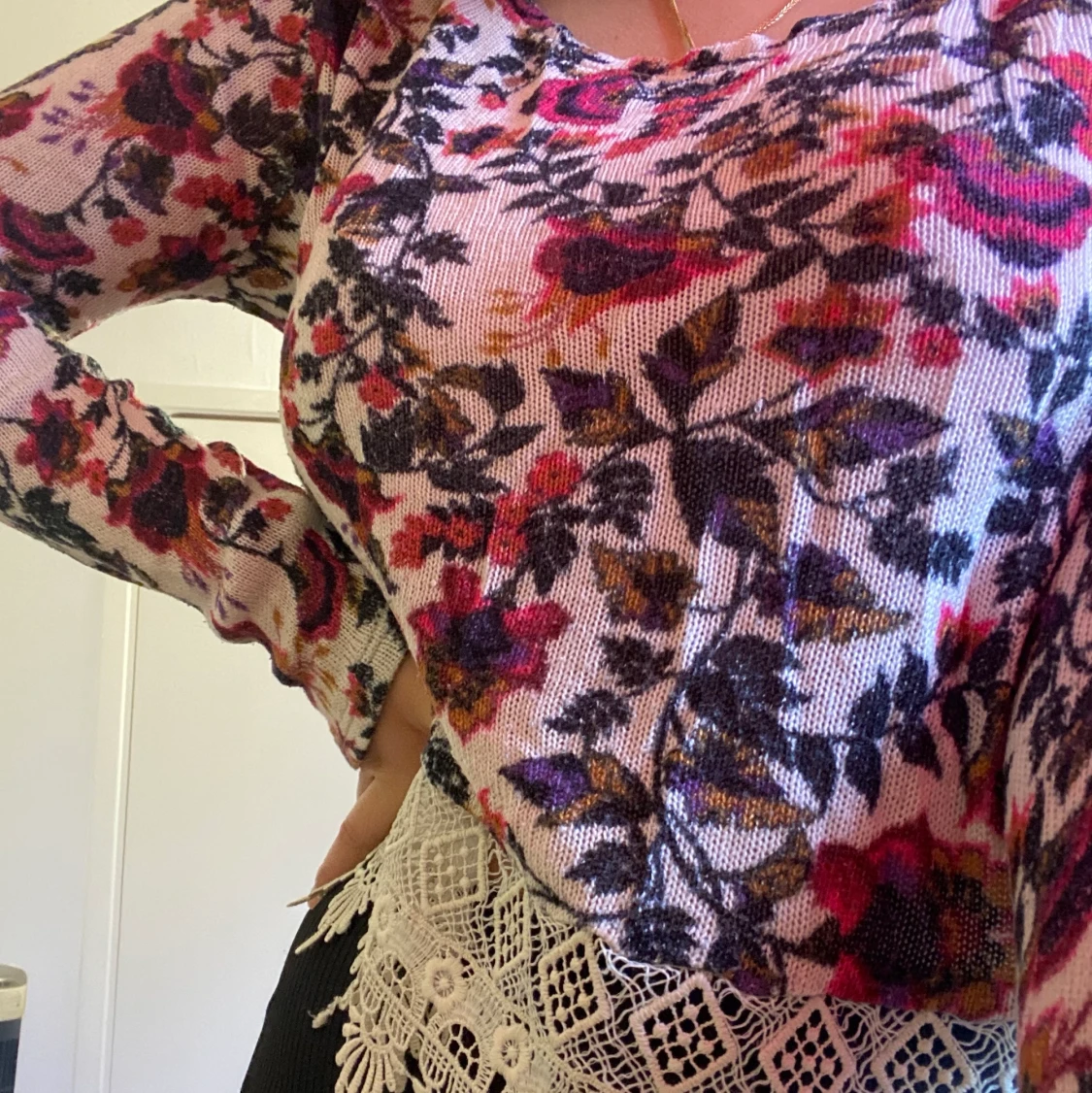 Jättefin blommig tunn tröja! - 91