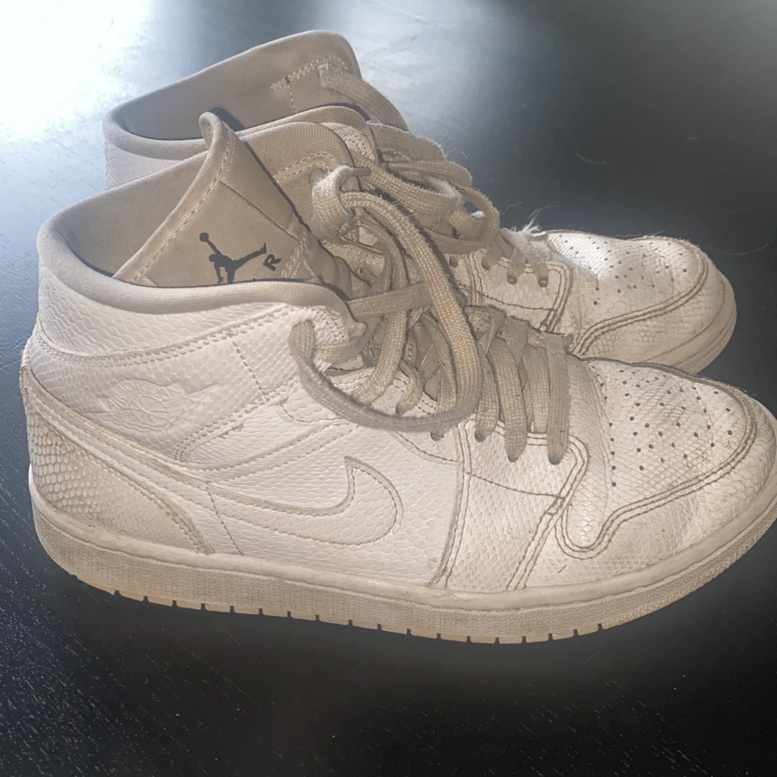 Helvita jordans - 91