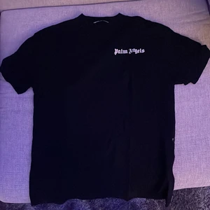 Palm Angels t-shirt  - Äkta Palm Angels t-shirt i storlek large. Knappt använd