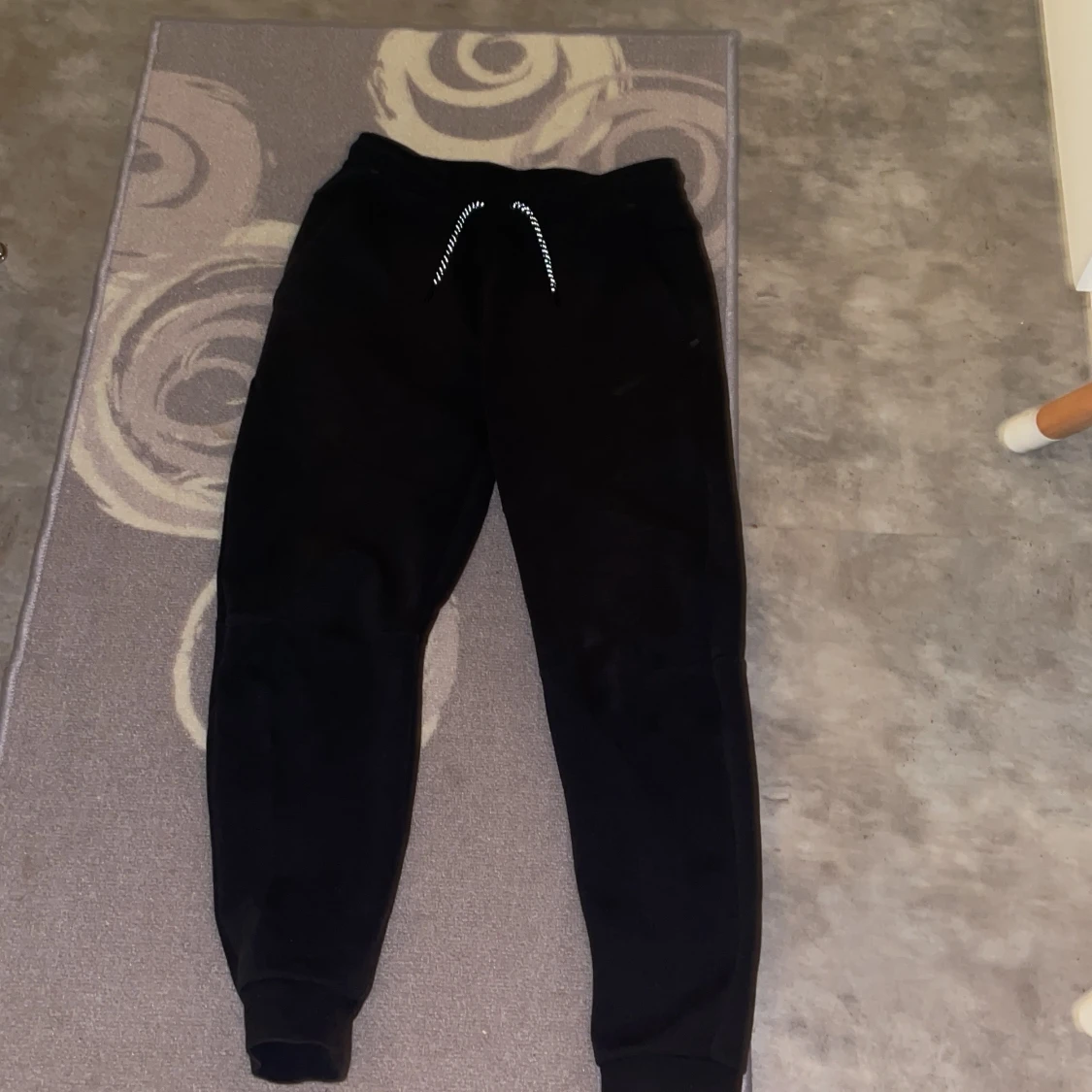 Nike tech svart storlek S 