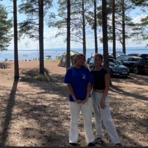 linnebyxor  - ett par ish linnebyxor från bikbok, super sköna och har en bra längd för långa tjejer💕 första bilden är när jag har på mig byxorna💕