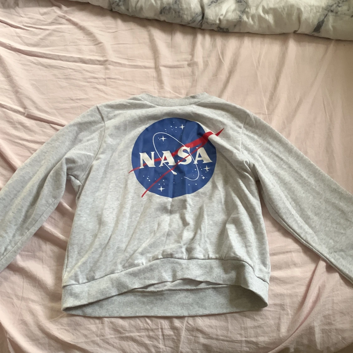 Oanvänd sweatshirt
