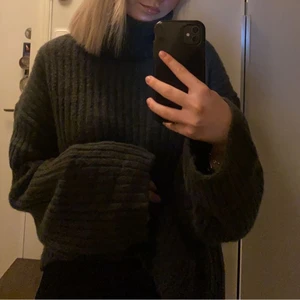 Stickad tröja - Säljer min stickade tröja från BIKBOK, använd men i fint skick (inga defekter) 