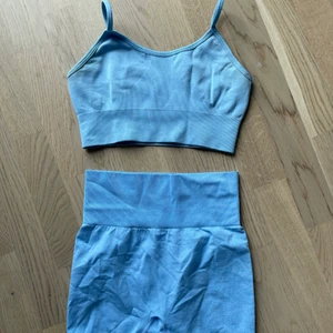 Träningsset - Jättefint babyblått seamless träningsset (shorts + sport-bh). Knappt använt. 170kr ink frakt ❤️‍🔥