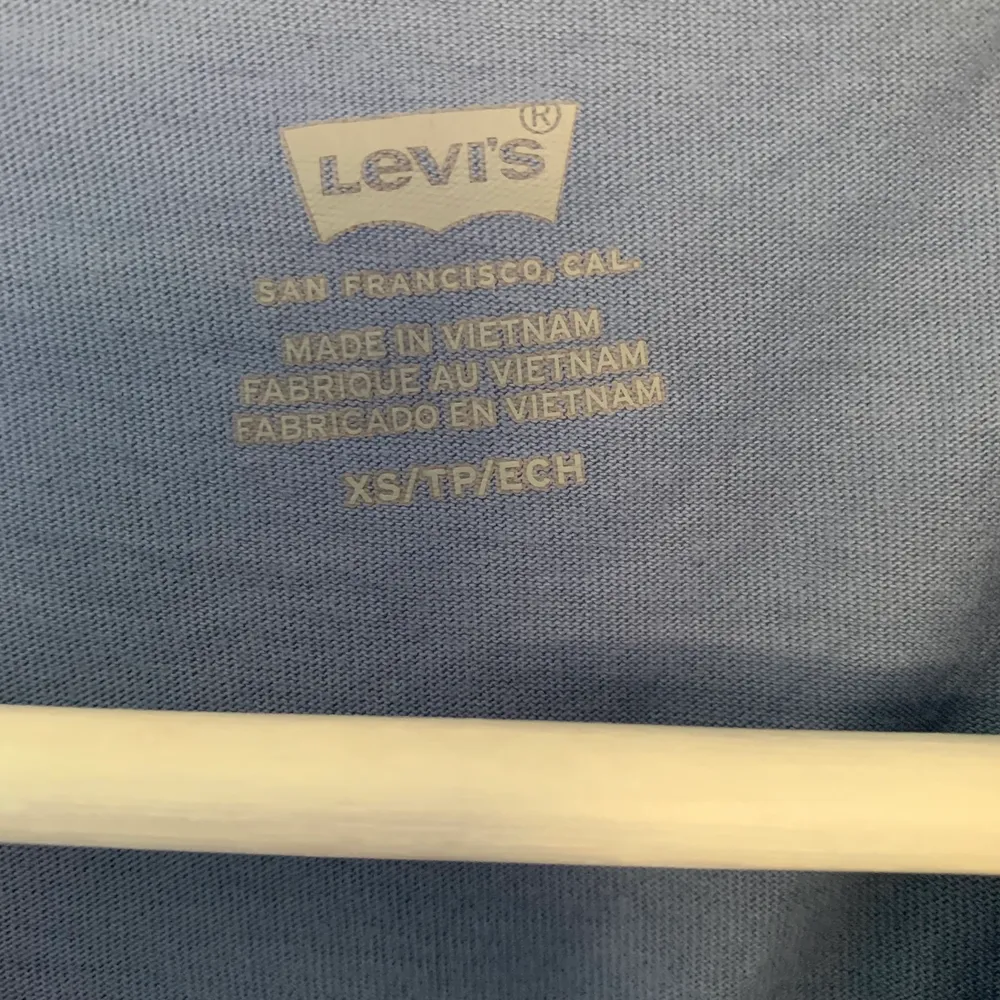Levi’s t-shirt. Sparsamt använd. . T-shirts.