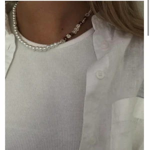 Pärlhalsband - Pärlhalsband från Alvaz. Köptes för 120 kr, säljer för 40 kr + frakt❤️❤️❤️