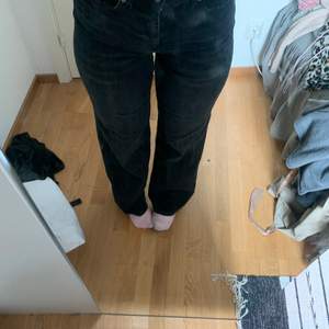 Endast provade svarta jeans madlady storlek 36💕💕