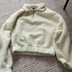 Fin fluffig tröja från Ginatricot 