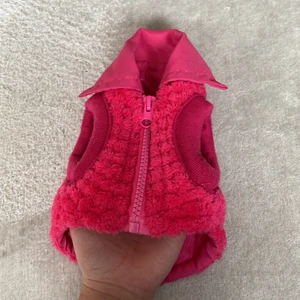 Jacka  - Det är en liten hundjacka för små vovar 