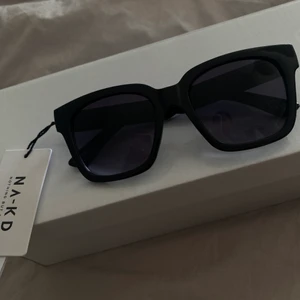 Solglasögon från NAKD - Oanvända, glömde skicka tillbaks.