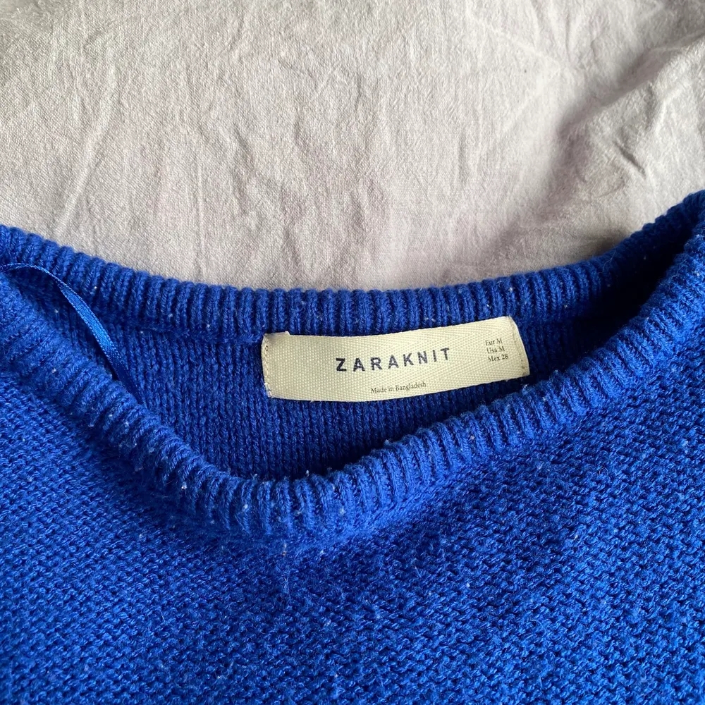 Fin blå tröja från Zara. . Tröjor & Koftor.