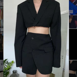 Kort kavaj och kjol. - Oversized kavaj som är omsydd till en kjol och kortare kavaj. Kolla in min instagram för mer plagg: remakebycami