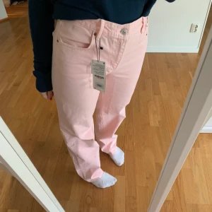 Zara jeans - Förra årets rosa zara jeans! Mid rise, Aldrig använda