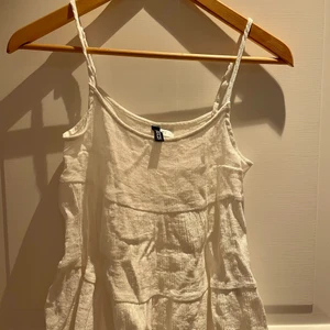 Volang topp - En väldigt gullig volang topp från H&M