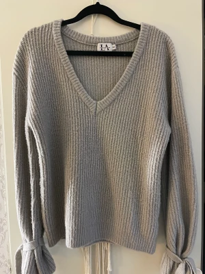 Tröja  - Ny sick, använd flera gånger. Från Linn Ahlborg x. Storleken passar till s också.