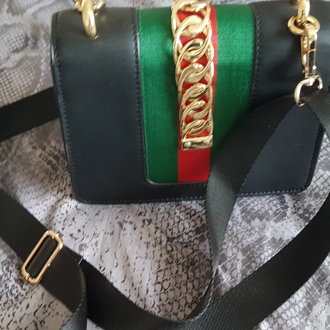 Liten axelremms väska  - 90