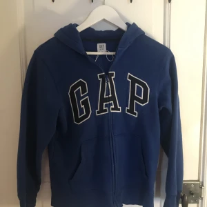 Gap zip up hoodie. - Storlek Xl kids men sitter bra.   Superfin kornblå färg.