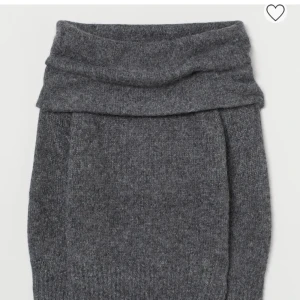 Tröja - Säljer min jätte snygga och mysiga of shoulder tröja💗den är storlek M men passa också S💗