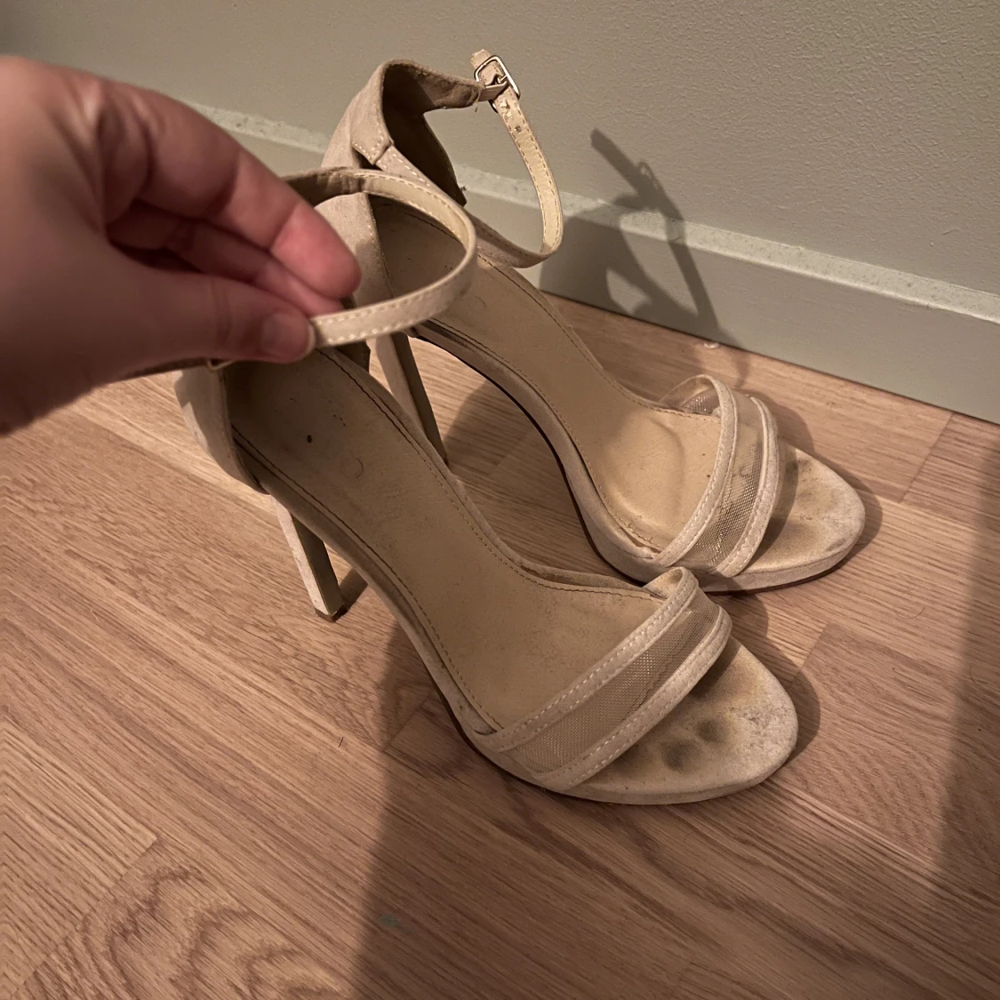 Beiga klackskor  - 91