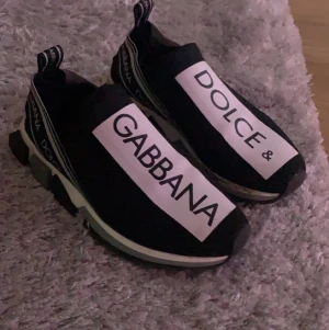 Dolce&Gabbana skor - Äkta, storlek 38 men passar 37-37,5