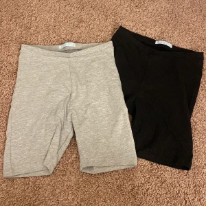 Primark  - Två cykelbyxor i grå och svart ifrån primark. Båda stycken för 40 kronor, man kan även köpa en om man vill. 