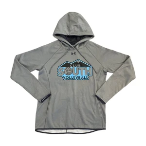 Under Armour Cold Gear Vintage Club South Volleyball Hoodie 🤍 - Under Armour Cold Gear Vintage Club South Volleyball Hoodie 🤍  Pris: •299kr  Stl: M  Bredd 50cm Längd 65cm  Kontakta mig för mer info 🤩 
