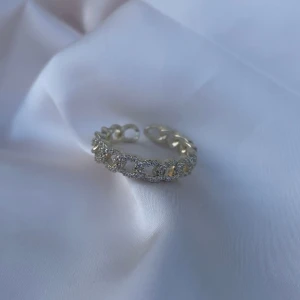 Ring i 18k guldplätering ✨ - Köp vår London ring i 18k guldplätering🤍✨