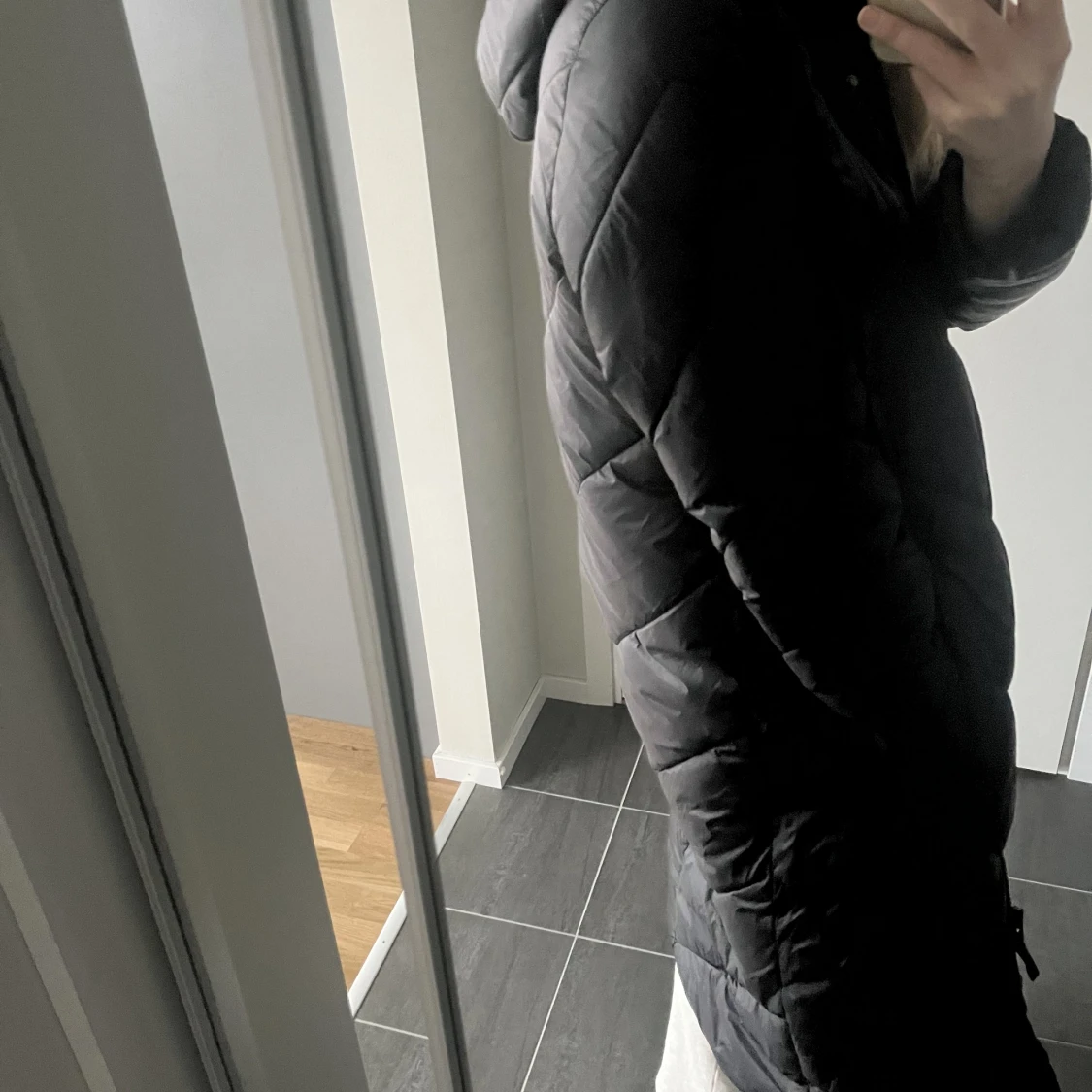 Lång svart dunjacka  - 91