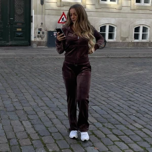 Helt nytt juicy set  - Helt nytt och oanvänt juicy set i brunt! Storlek S 🤍alla lappar sitter kvar! 