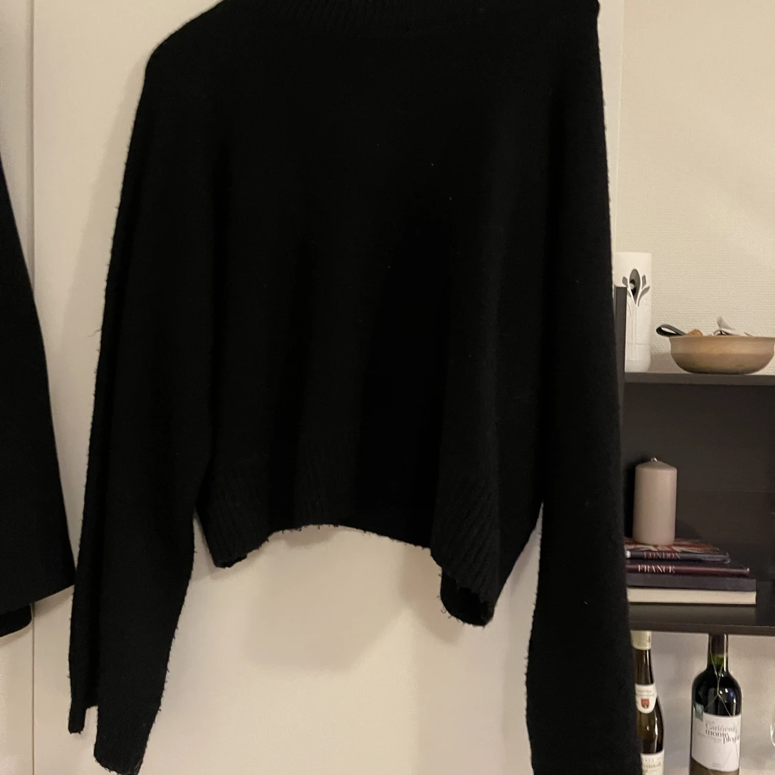 Svart stickad tröja