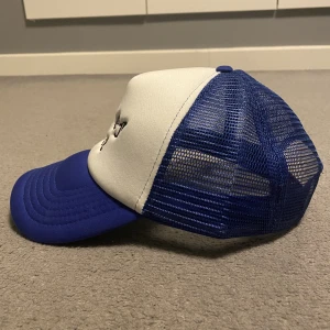 One of one keps - Säljer min helt oanvända one of one keps från pop up butiken. Kom med bud!