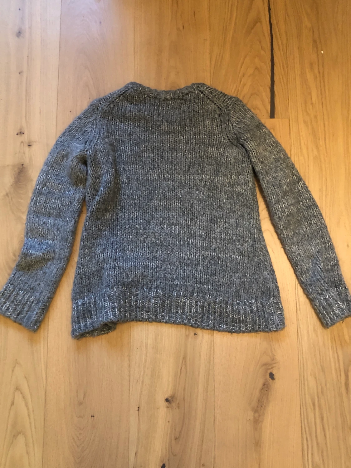 Armani grå stickad - 90