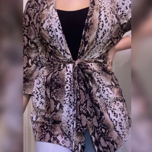 Kimono - Kimono som jag bara har använt en gång, kan även användas som en kofta.