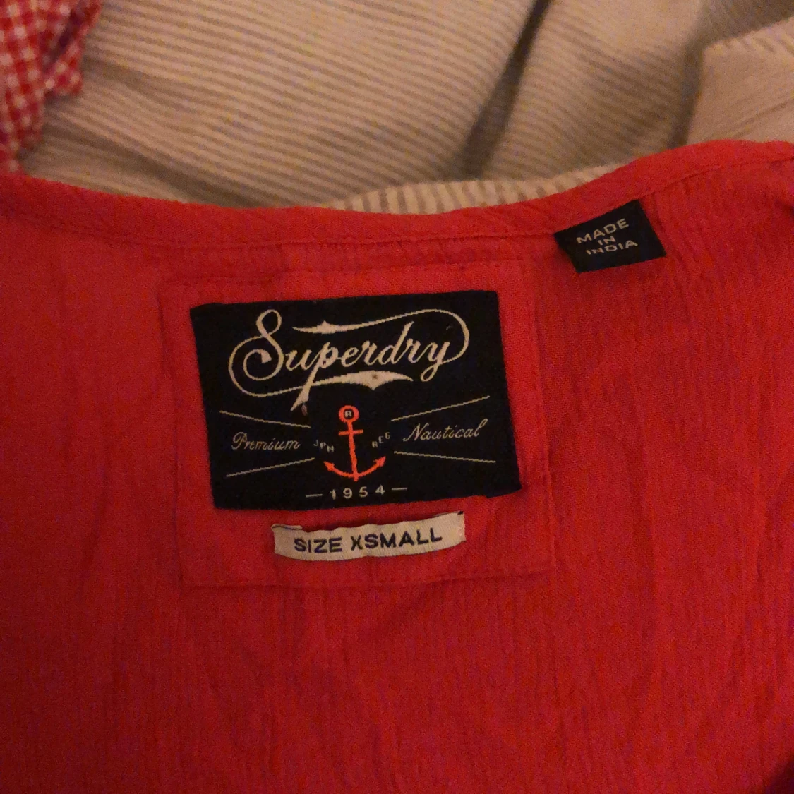 Röd topp från Superdry  - 91