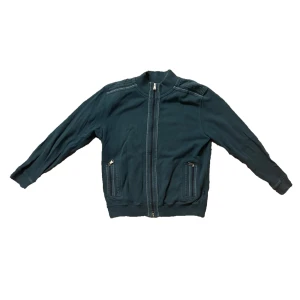 Blå zip up - Säljer min fina zip up som jag älskar men knappt använder på sistone. Väldigt bra skick då inte ofta använd.