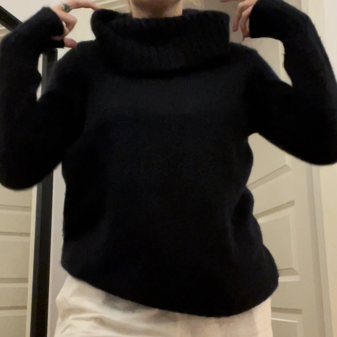 Marinblå stickad tröja - 90