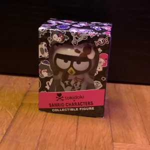 Badtz maru figur - Helt ny Tokidoki Badtz maru figur. Endats öppnat lådan en gång! Ingår även i en bundle med andra sanrio saker <3