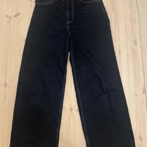 Jeans - Selling these jeans because i don't wear them.  It might look a bit like they are black but they are very dark blue.  Feel free to write if you have any questions