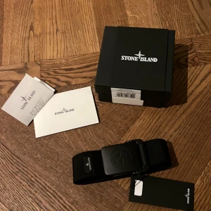 Stone island bälte nytt - Helt sprillans nytt stone island skärp med kvitto,box och tag. 90 cm.  nypris 2500