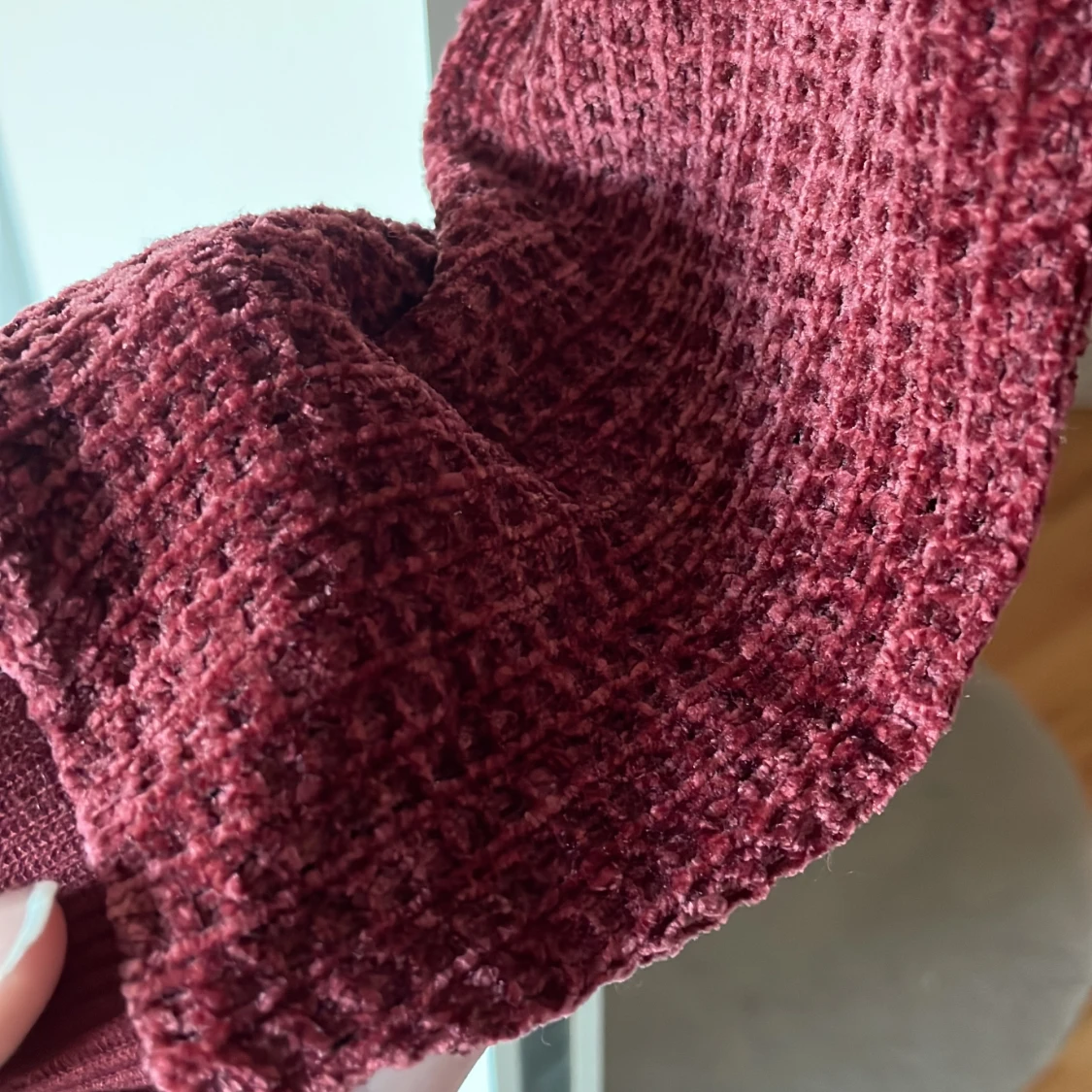 Vinröd tröja  - 91