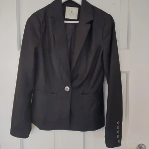 Kavaj stl S - Kavaj stl S köpt på en live, 100kr 