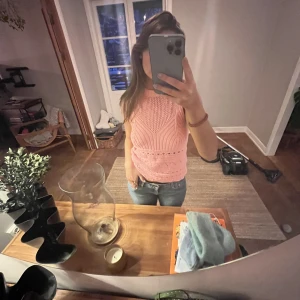 Stickad väst  - Snygg sommar topp! Riktigt snygg färg! 