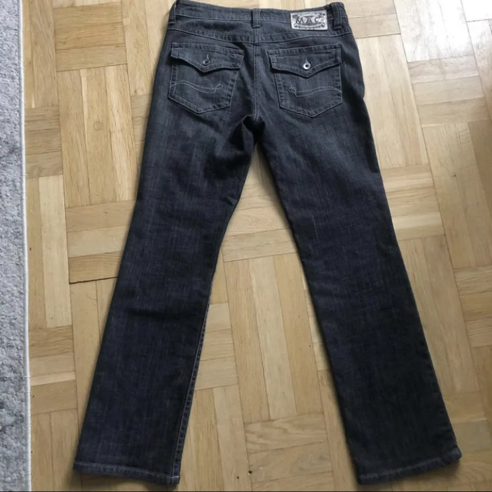 Jättefina jeans, storlek 40/32! Var inte rädd att höra av dig vid frågor💯. Jeans & Byxor.