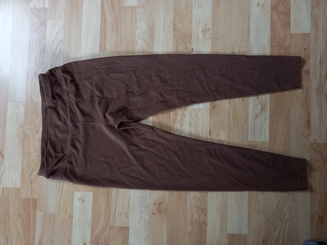 Träningstights, skjorta, klänning