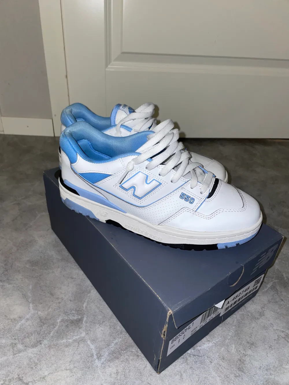 New balance 550 unc blue. Skor.