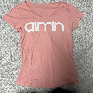 Tshirt  - Tshirt från Aim’n. Frakten ingår. Skriv för fler bilder❤️