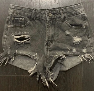 Short❤️ - Säljer mina jeans shorts, eftersom dem inte passar💕super fina